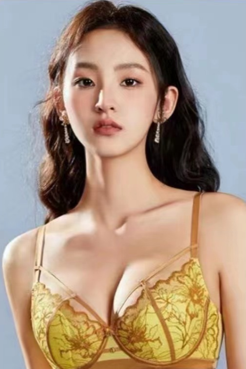 模特YANG