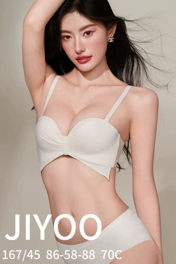 模特JIYOO